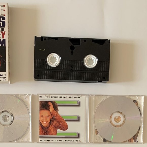 Spice Girls - Spice Girls Live @ Wembley Stadium VHS + Spice & Spiceworld CD - Picture 6 of 7